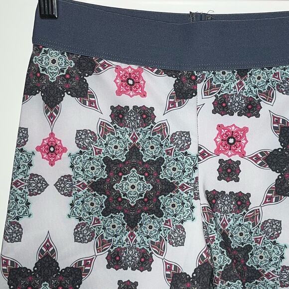 Onzie Flow Bike Shorts Color: Boho Love Print Woman's size Small/medium #285 - Picture 9 of 15